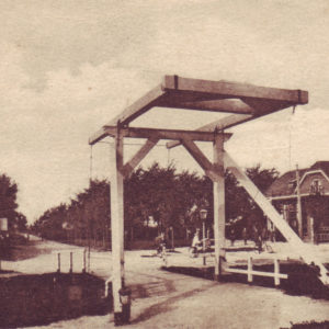 Houten brug te Haulerwijk