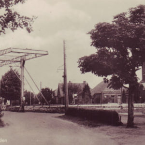 Ijzeren brug op de Kruisweg te Waskemeer